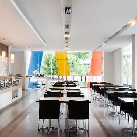 Amaris Hotel La Codefin Kemang Джакарта Екстериор снимка