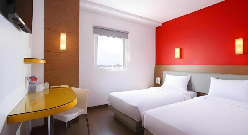 Amaris Hotel La Codefin Kemang Джакарта Екстериор снимка