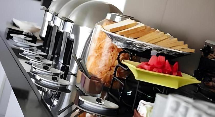 Amaris Hotel La Codefin Kemang Джакарта Екстериор снимка