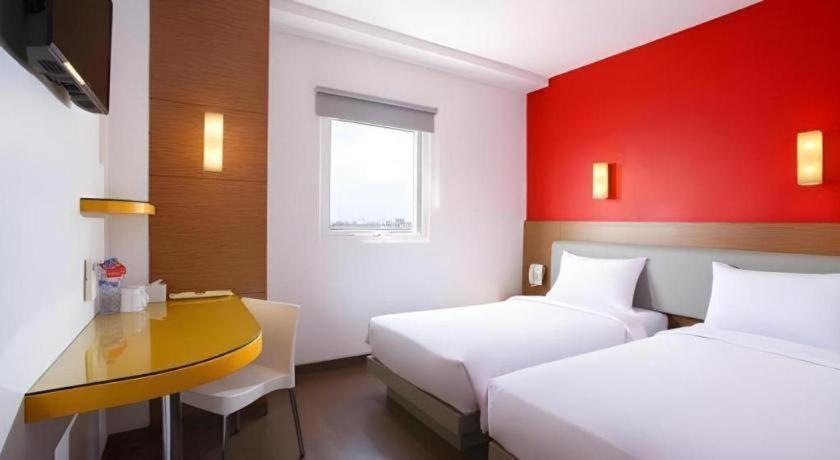 Amaris Hotel La Codefin Kemang Джакарта Екстериор снимка